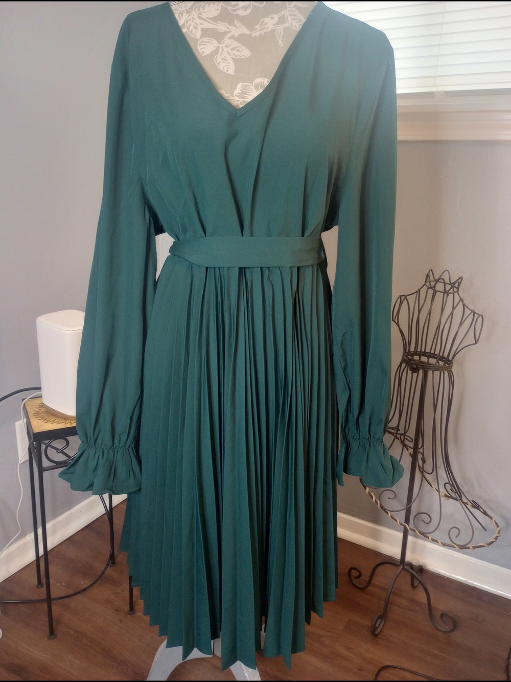 2 For $10 Elegant Forest Green Long Sleeve Pleated Dress - Picture 6 of 6